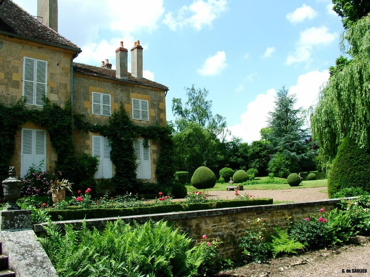 Gentilhommiere De Lurcy Le Bourg Bed & Breakfast Bagian luar foto